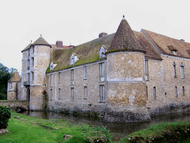 Villiers-le-Mahieu, France